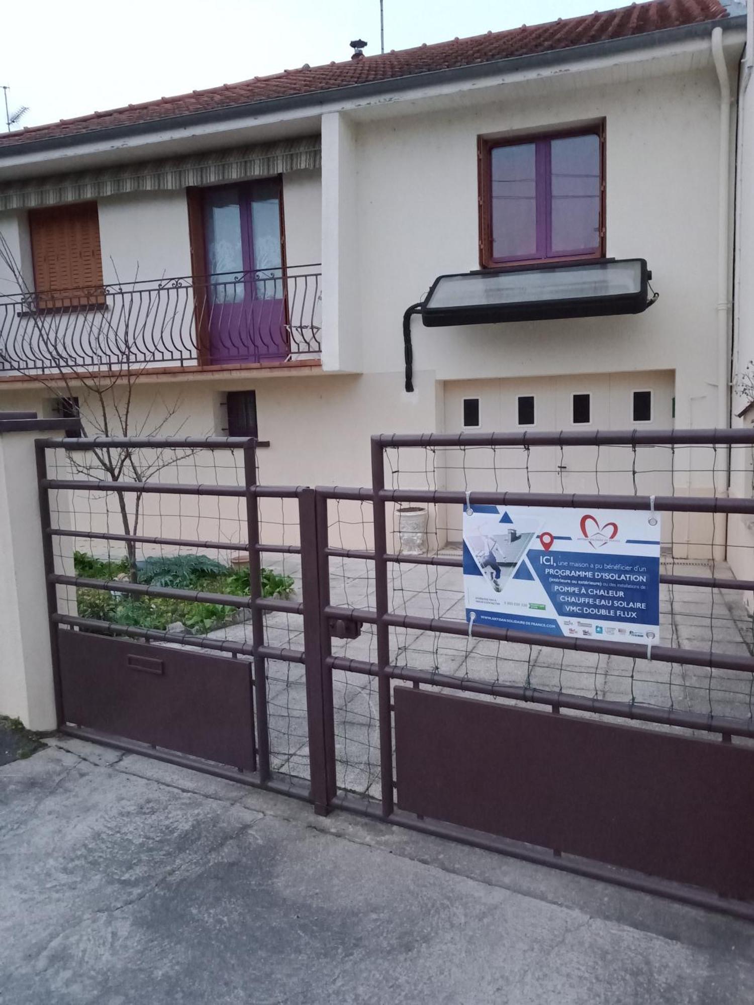 Maison Entiere Avec Parking, Garage Et Jardin 蒙吕松 客房 照片