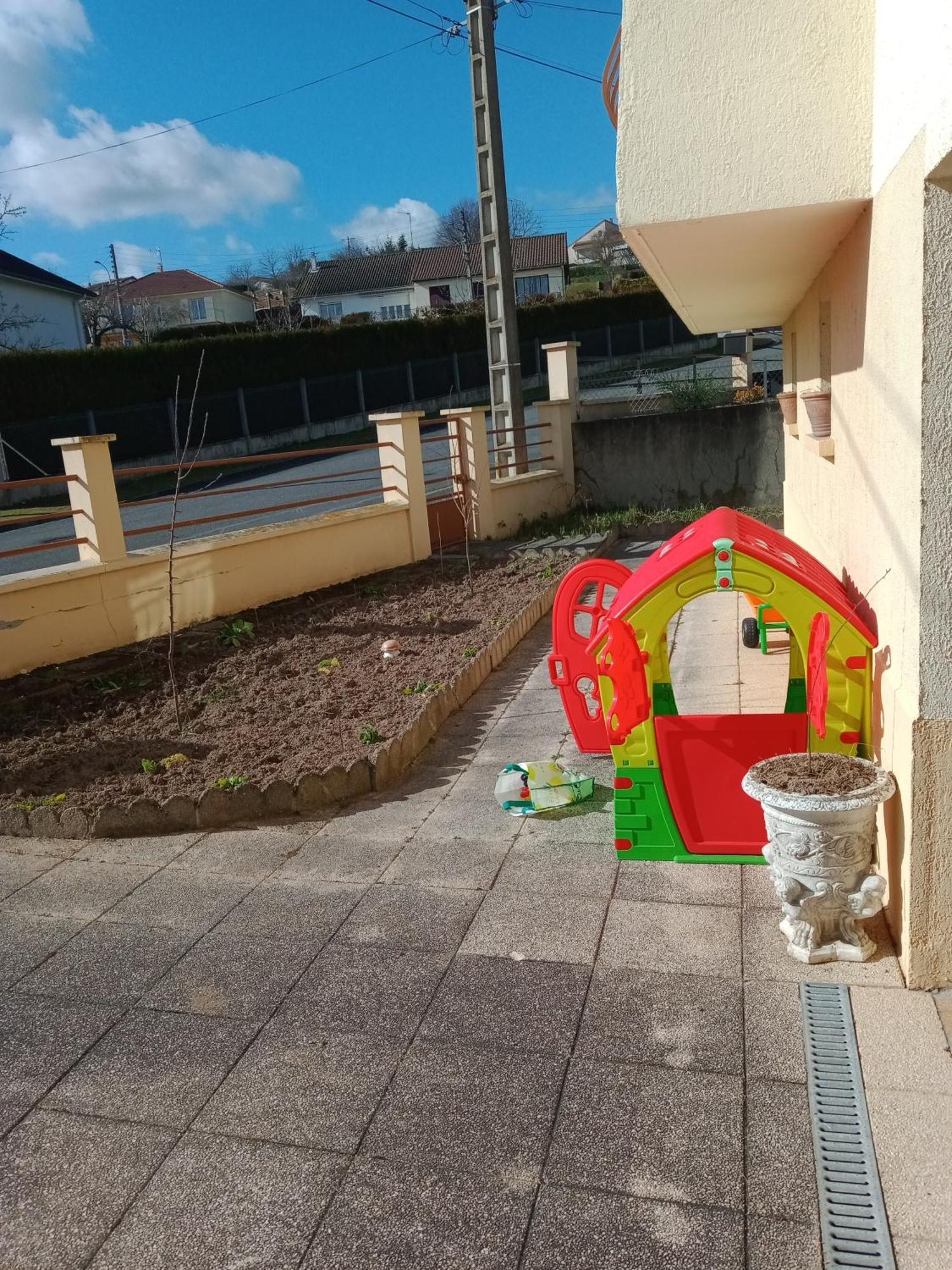 Maison Entiere Avec Parking, Garage Et Jardin 蒙吕松 客房 照片